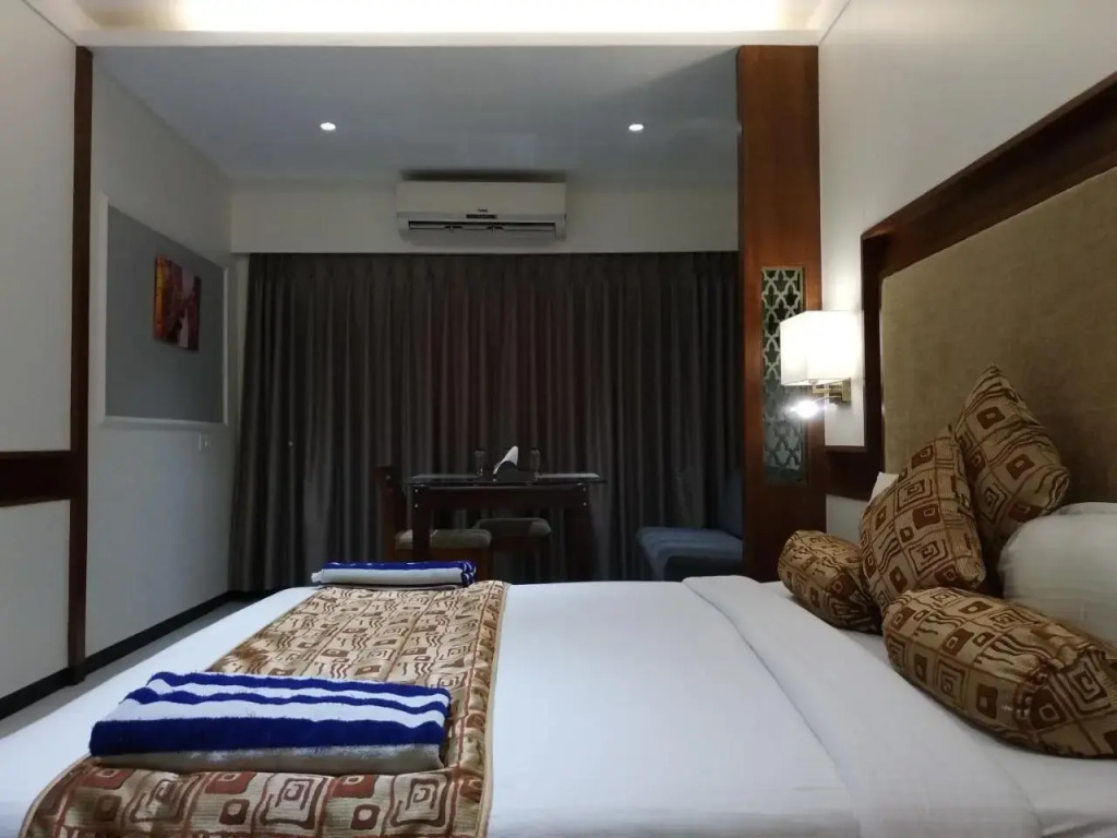 LUMBINIS GRAND HOTEL
