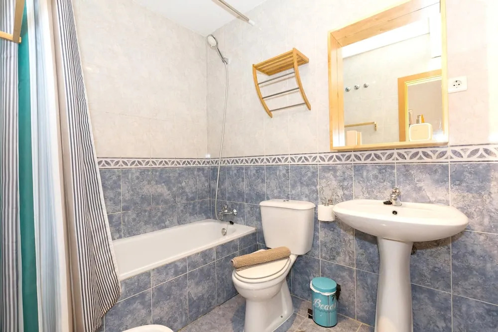 Studio in Málaga, With Wonderful City View, Balcony and Wifi Near the Beach