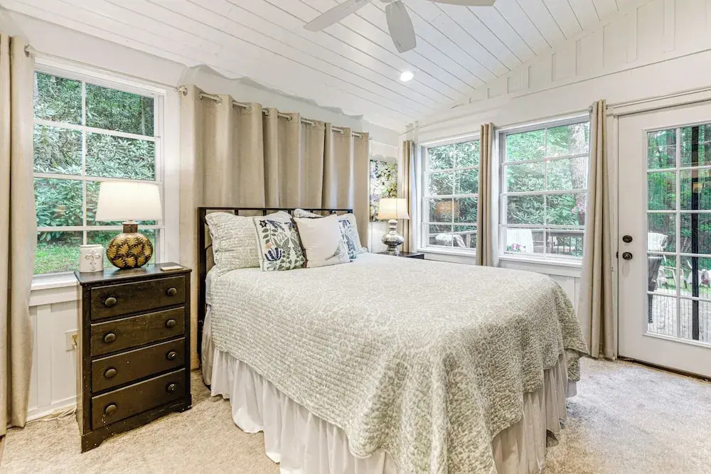 Highlands Vacation Rental - Walk to Main St