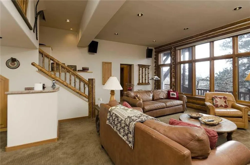 Ponderosa Lodge