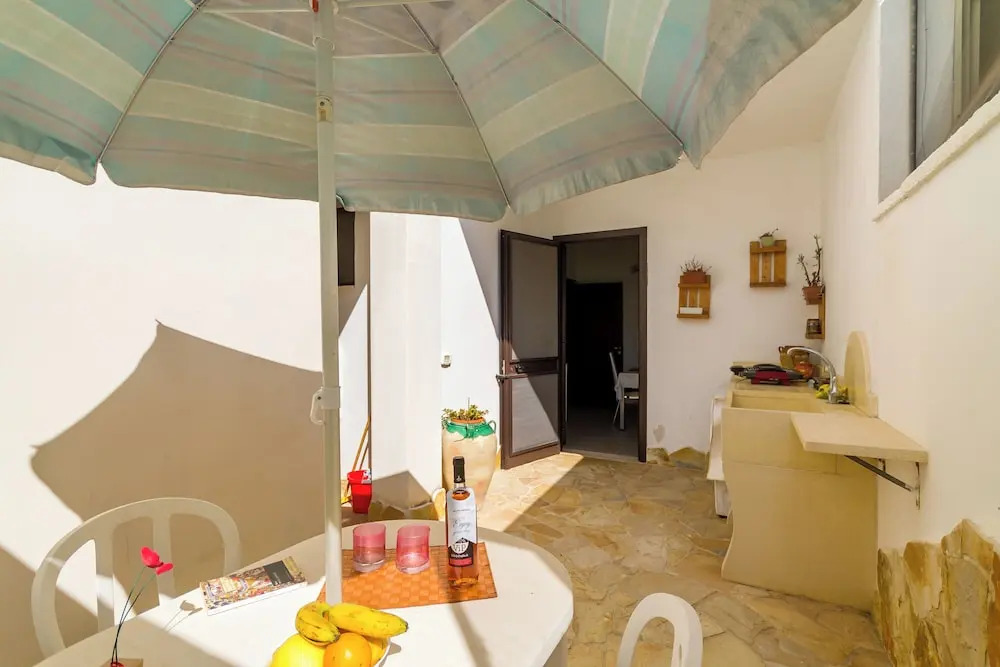 Villetta Bel Mare with garden near sea