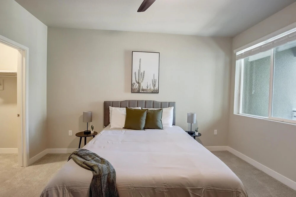 FRONTDESK Montreux Apts Northeast Phoenix