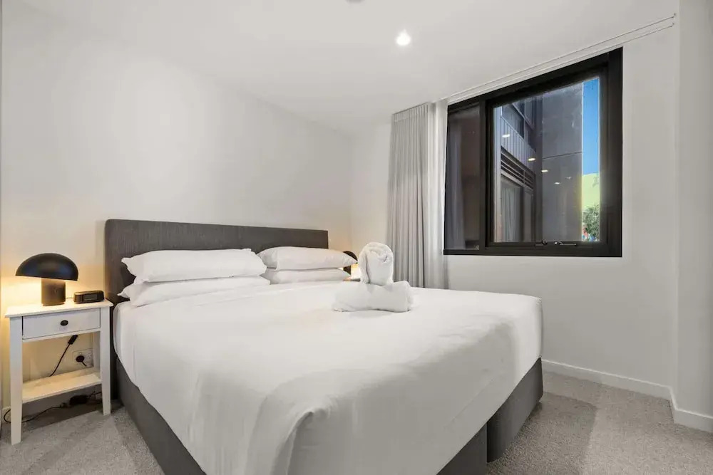High-end 1-bed Pad in Braddon With Outdoor Dining