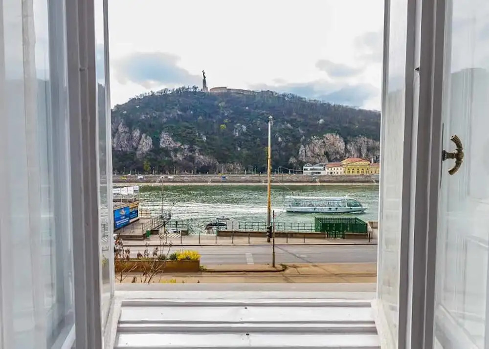 Pelicanstay at Riverside Danube