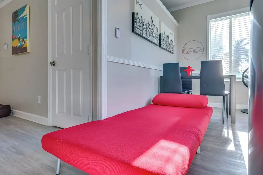 Sunny Miami Beach Condo Steps to Boardwalk!