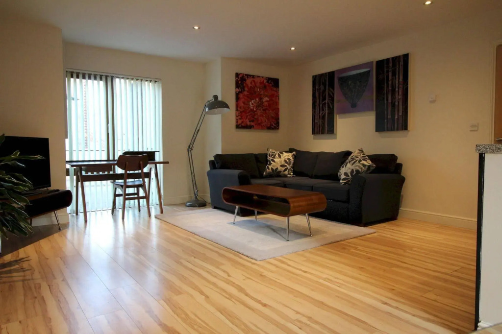 Lux Living Apartments - Alpha Apartments