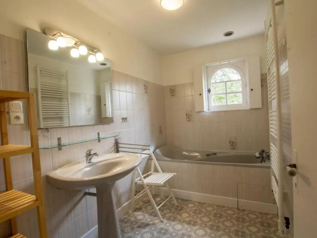 Gîte Annesse-et-Beaulieu, 3 pièces, 4 personnes - FR-1-616-192
