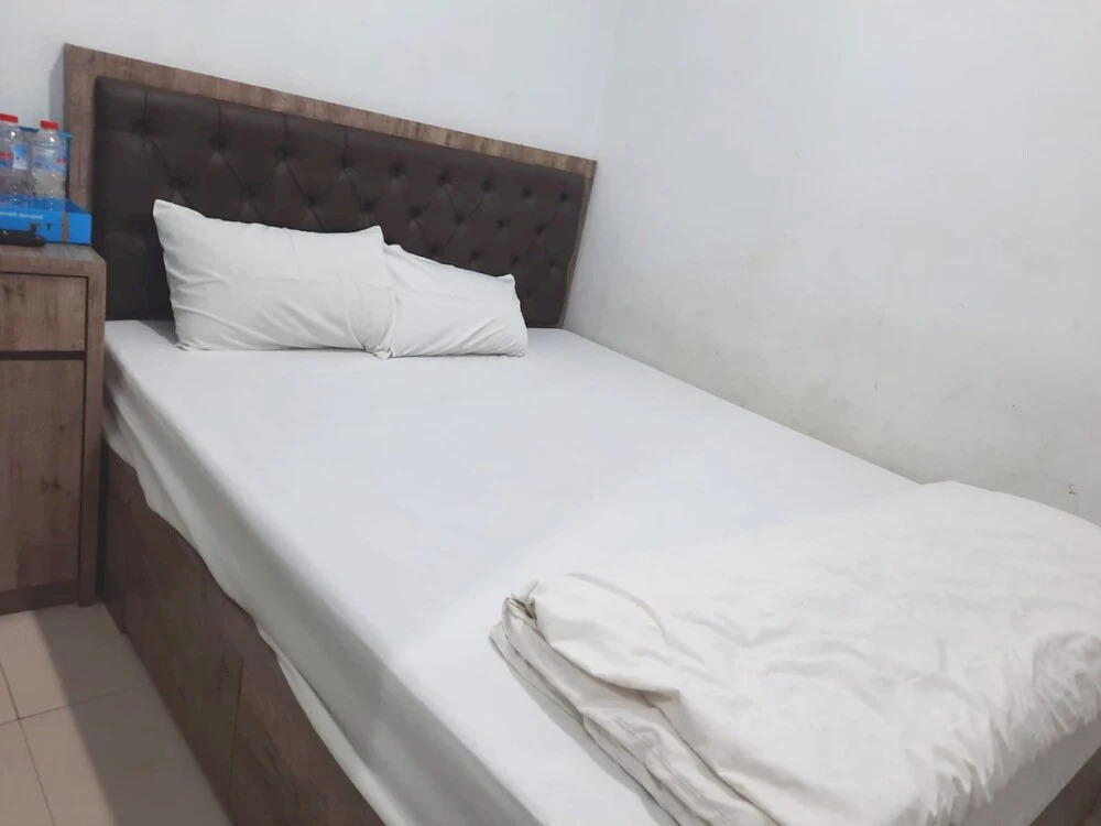 OYO Life 92883 Kost Ratana Cengkareng Syariah