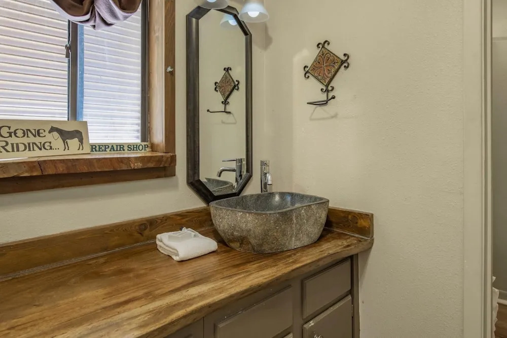 Pet Friendly Duplex on Little Lagoon Fishing Pier