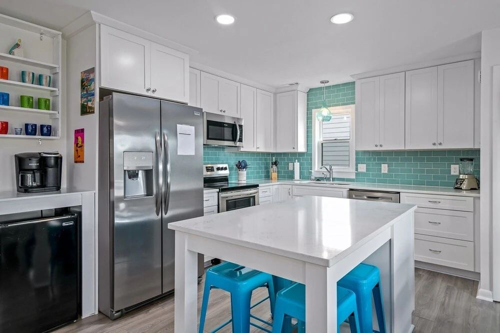 Dream Weaver 4 Bedroom Home by RedAwning
