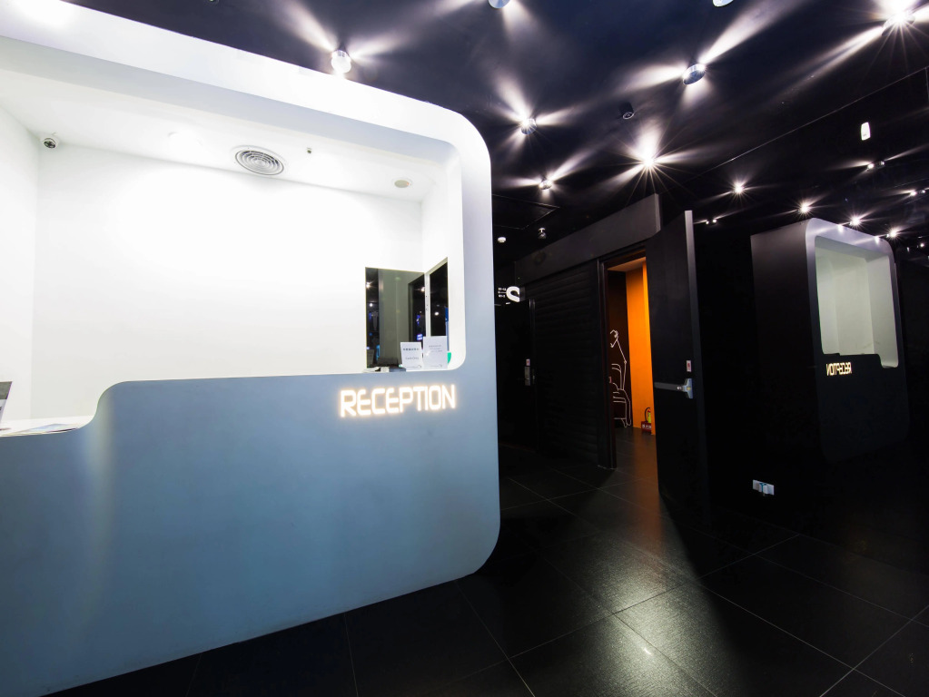 SleepBox Hostel