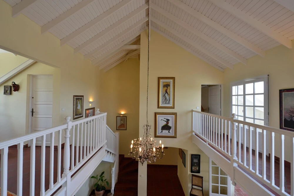 Tropical Villa w/ Pool in Exclusive Enclave, AC, Free Wifi, Pool, Concierge Service, Near Beach!