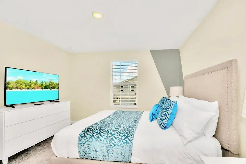 Stunning 8BR Home w BBQ Pool Hot Tub