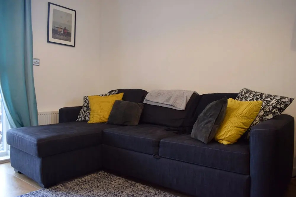 South London 1 Bed Flat with Balcony