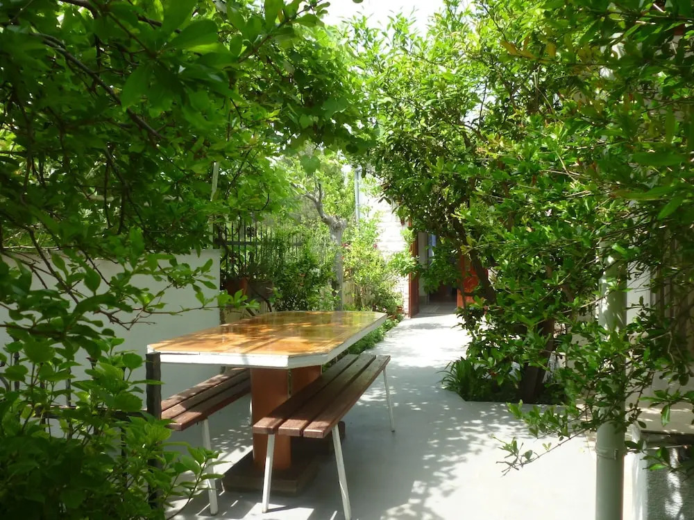 Apartment Tinka-with Beautiful Garden Area