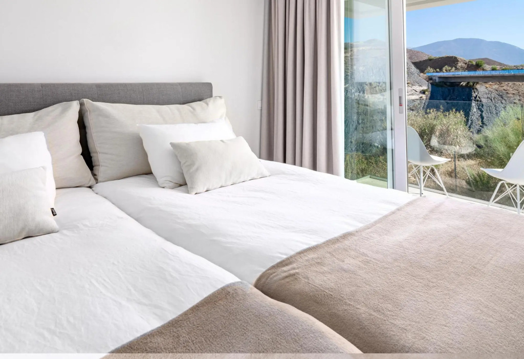 LMR1-Penthouse with 187m2 terrace and private pool