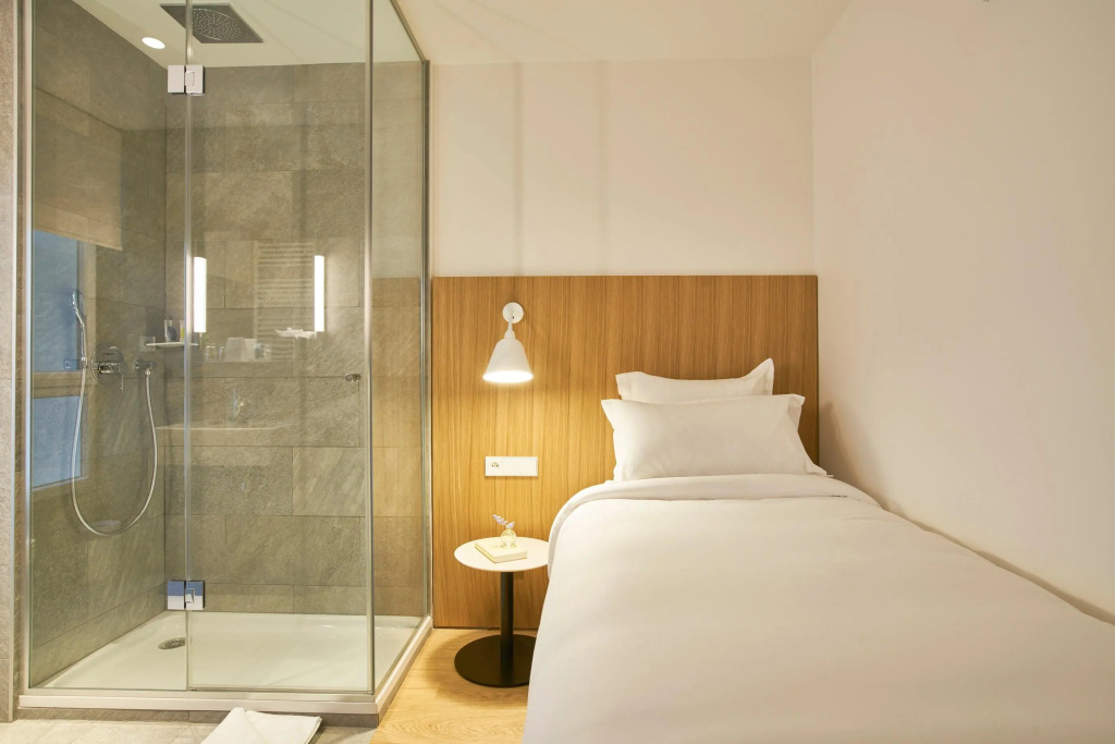 Отель 9Hotel Republique