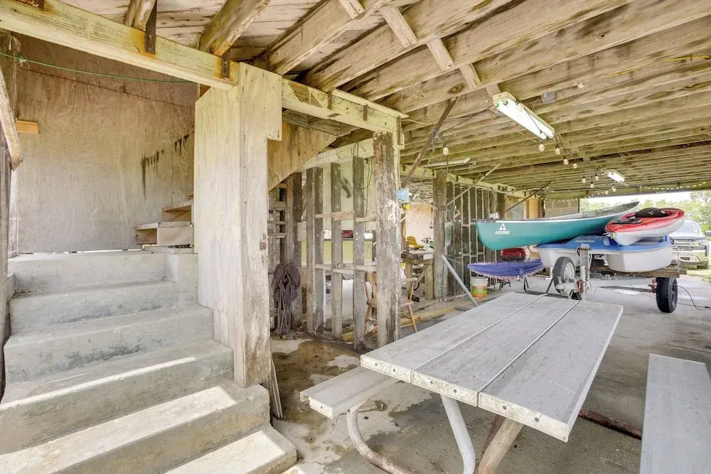 Walk to Bayou Lery: St Bernard Home w/ Kayaks!
