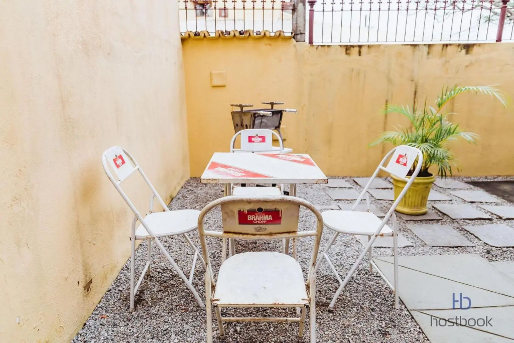 Casa a 300 metros da praia do Centro - WIFI 200MB - Netflix - 2 Quartos - Cozinha equipada - Churrasqueira - Pet friendly - Quintal