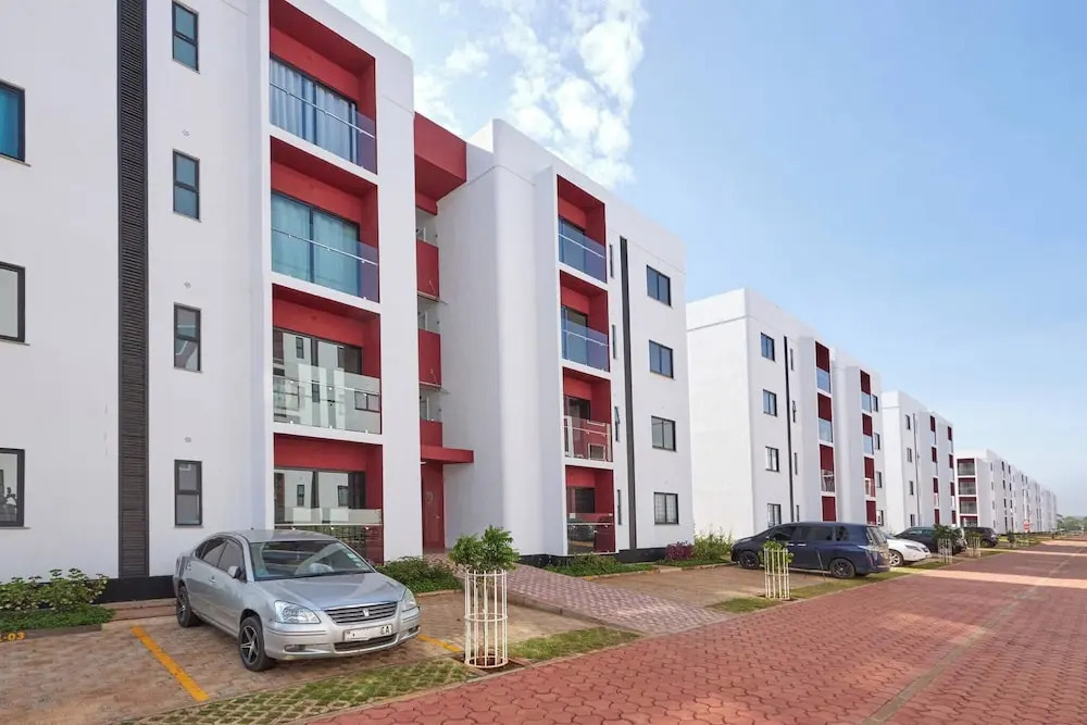 Sunset Escape Apartment Modern & Spacious Two Bedroom in Tatu City