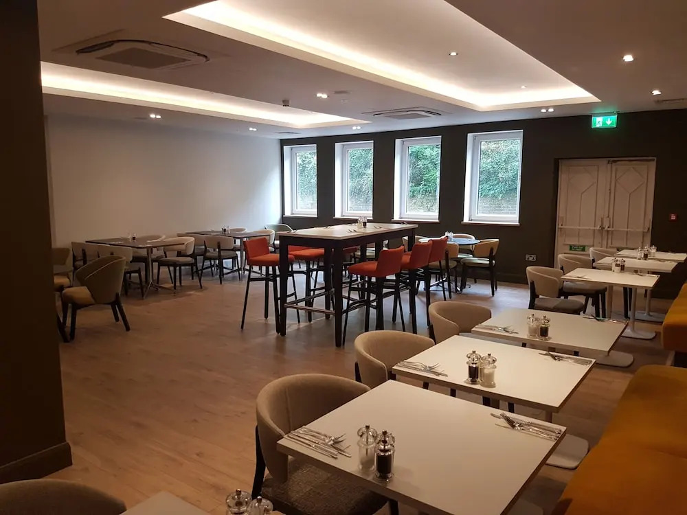Holiday Inn Luton South M1, JCT.9