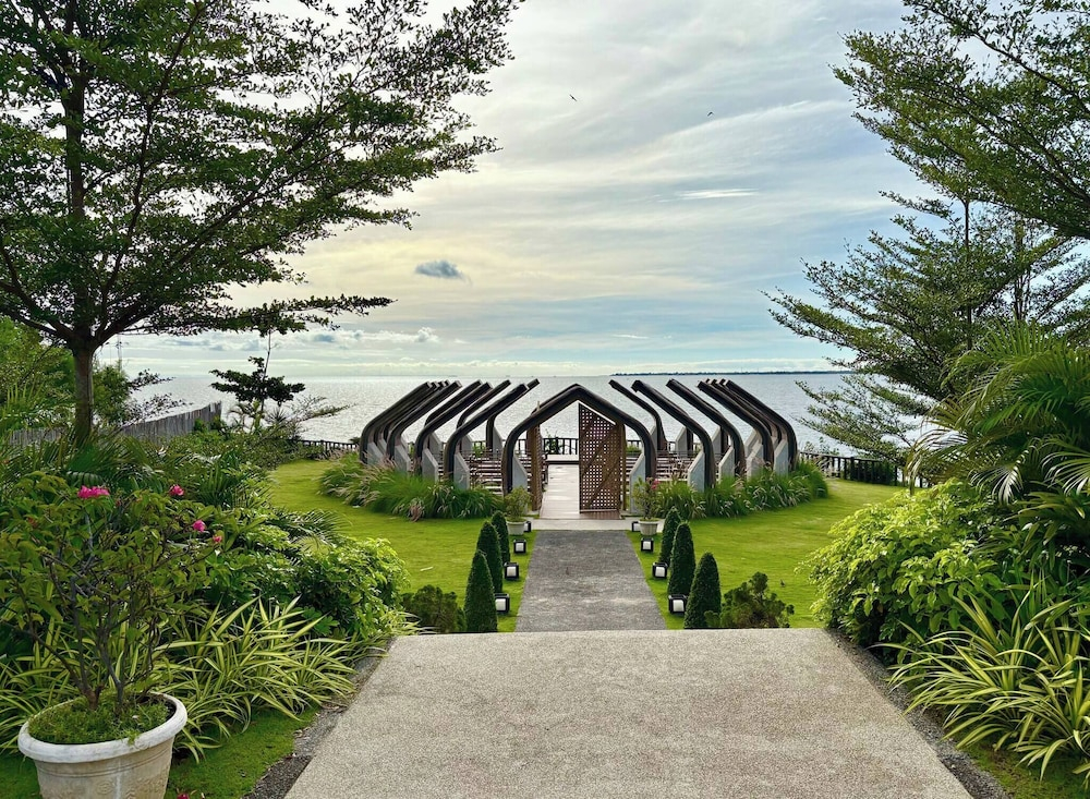 Pond & Sea View, Mactan Strait