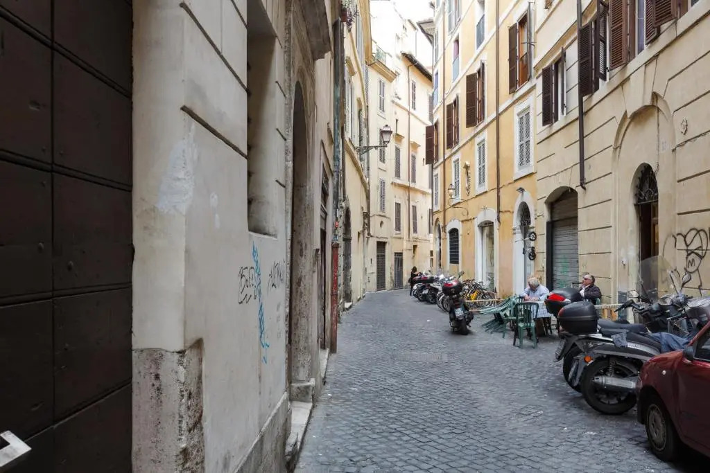 Rental in Rome Leutari Suite