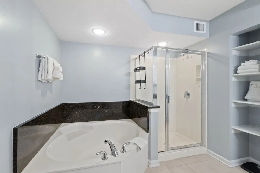 Yacht Club Villas #2-504 4 Bedroom Condo by RedAwning