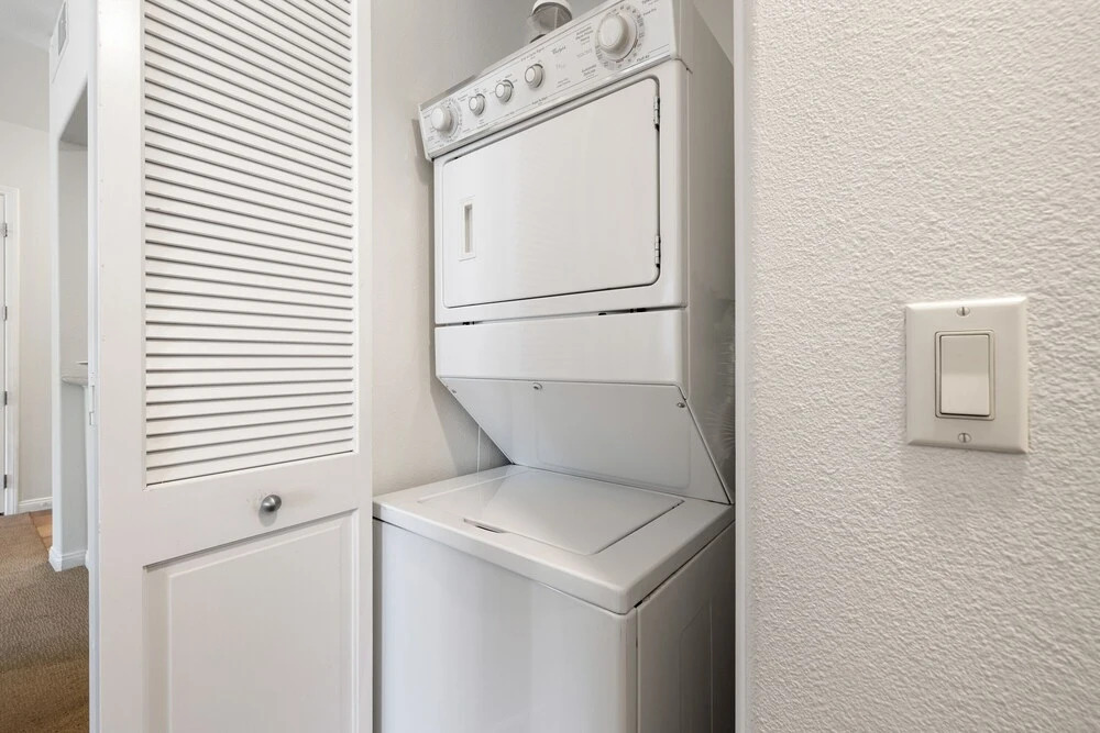 Lux 1bd Near Clubhouse W/ All Amenities 1 Bedroom Condo by RedAwning