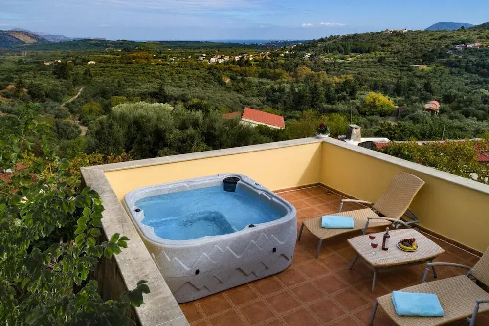 Charming Holiday Home in Maheri