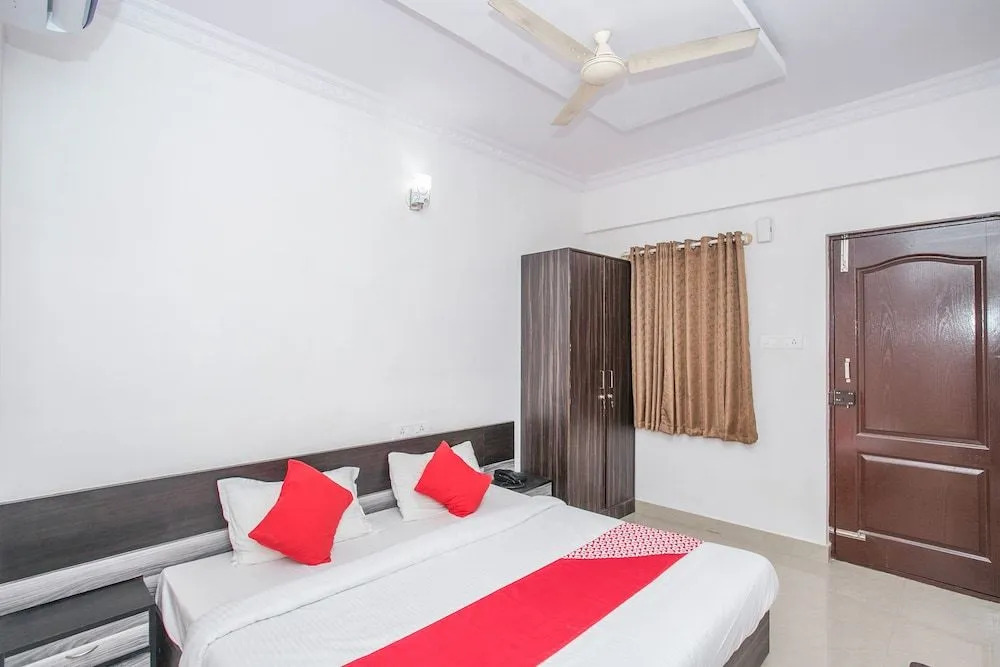OYO 13941 NR Suites