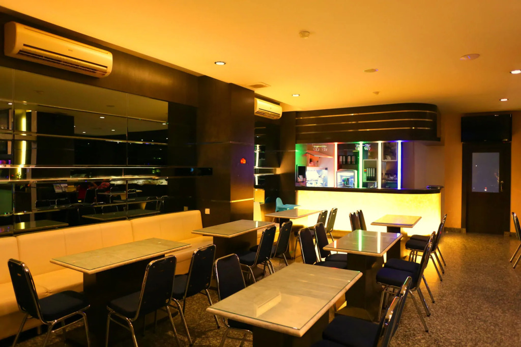 Lovina Inn - Nagoya Batam
