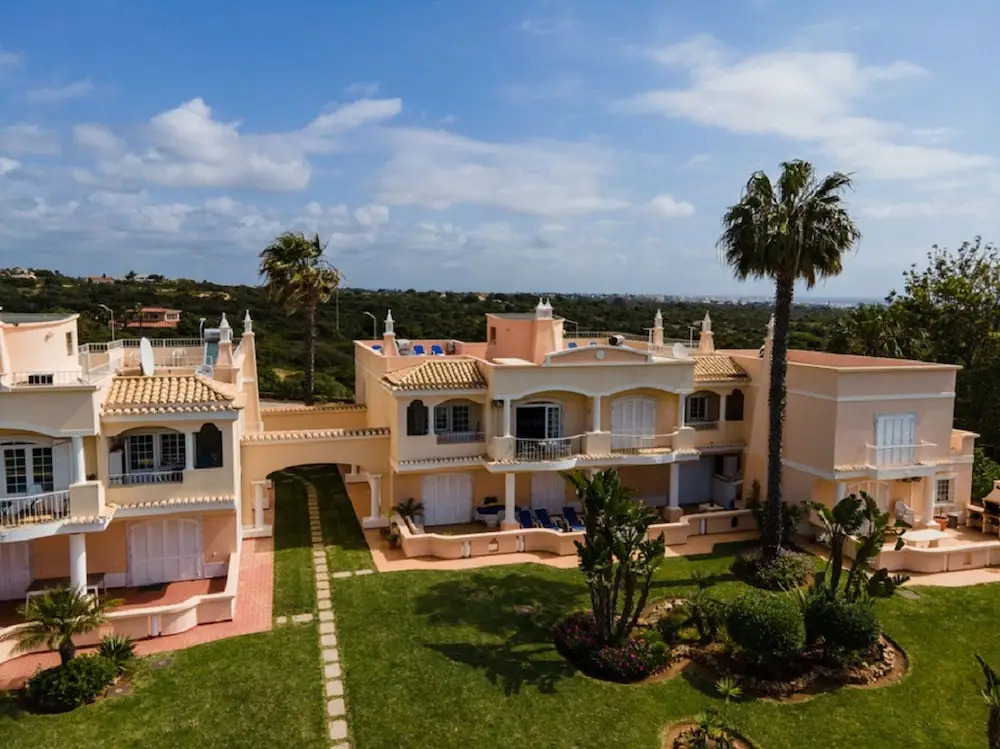11 Marinha Two Bedroom Apt at Praia do Marinha