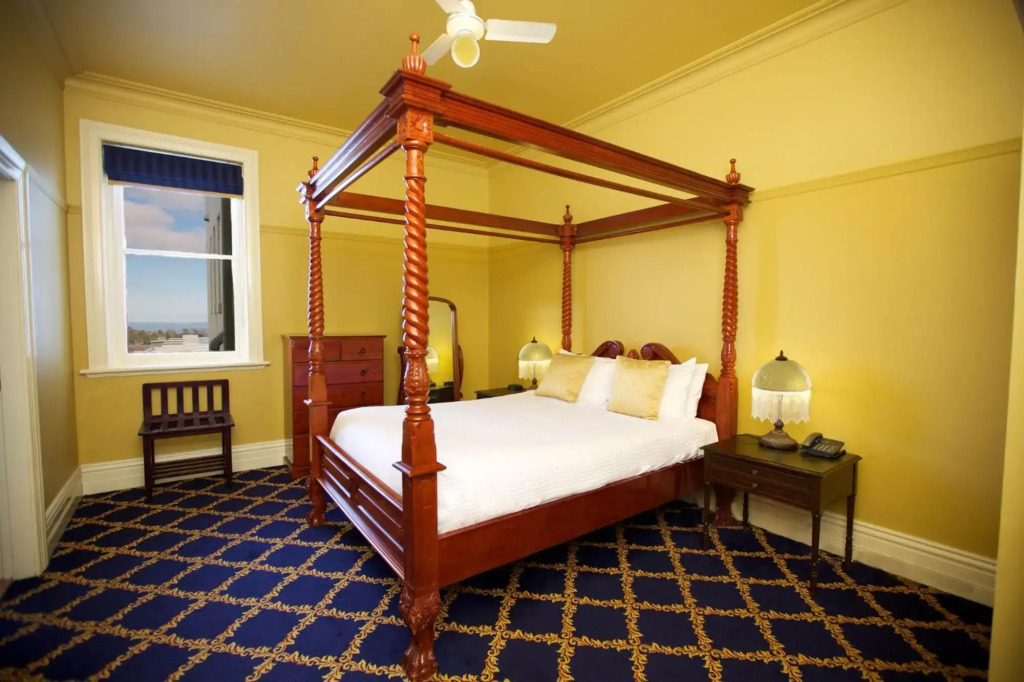 Carrington Hotel