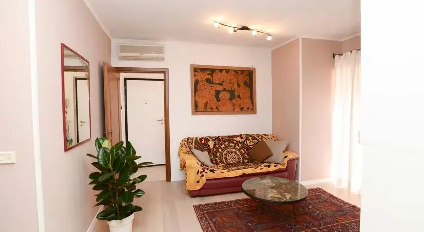 Panoramic Quite Suite by Metro