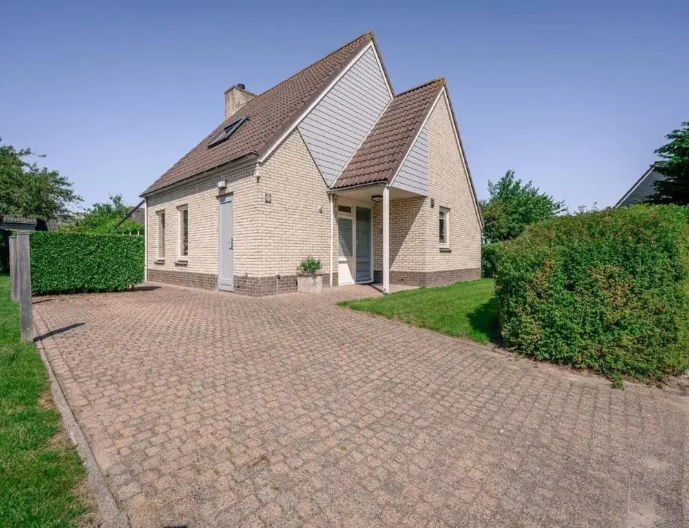 Pleasant holiday home with garden