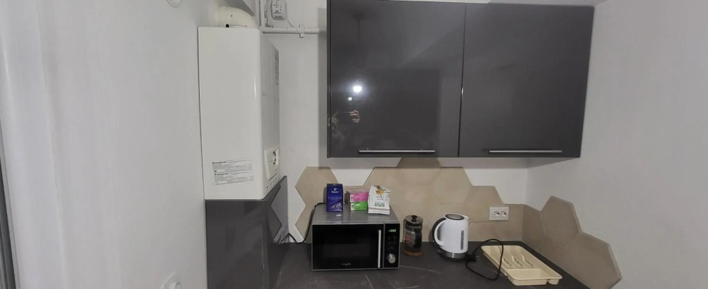 Etaj 4 fără lift. Garsoniera moderna, bloc nou