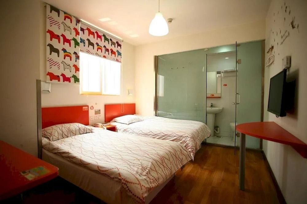Echarm Hotel Chongqing Jiefangbei Hongya Pedestrian Street