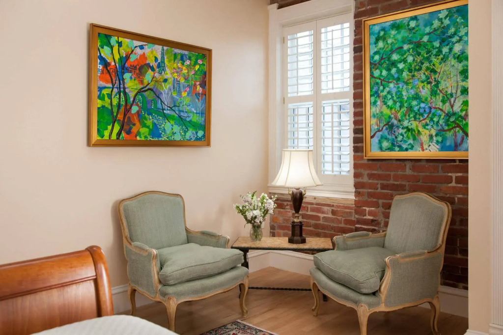 Embassy Circle Guest House
