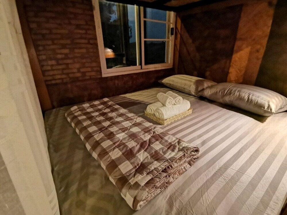 Gardenroom Home Stay and Cafe Suvarnabhumi