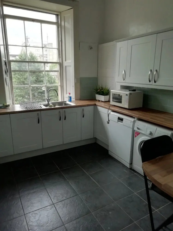 Stylish 3bedrm City Centre Apartment