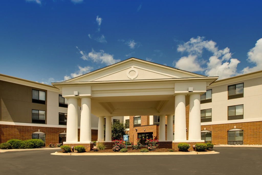 Holiday Inn Express Hotel & Suites Morris by IHG