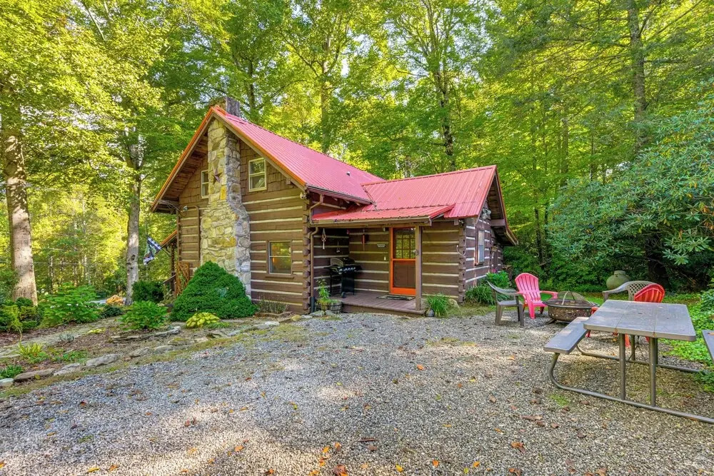 Hot Tub & Fire Pit: Cozy Cabin in Maggie Valley