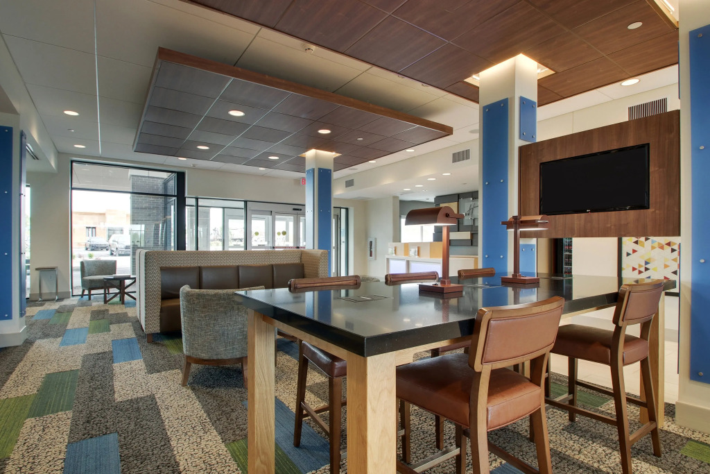Holiday Inn Express & Suites - Elizabethtown North by IHG