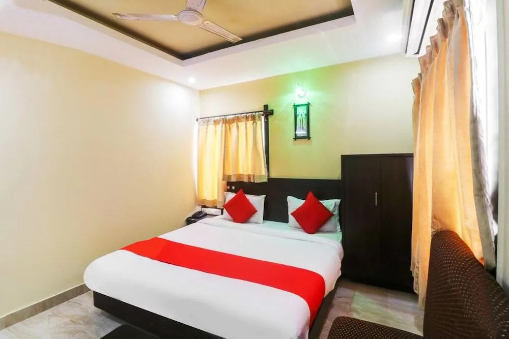 Goroomgo Unique Beach Inn Puri