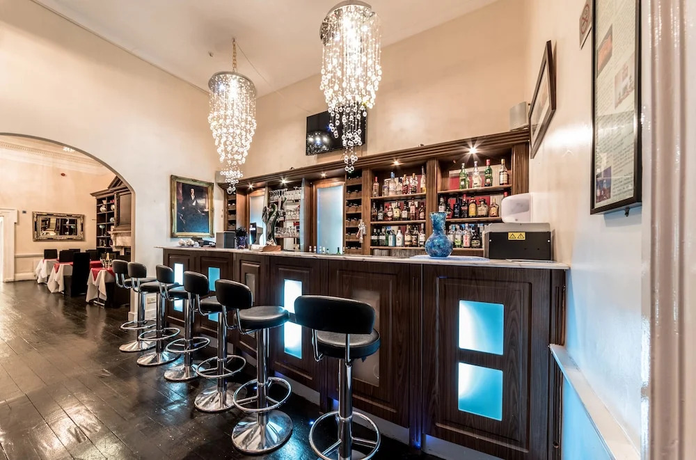 Baylis Park Hotel