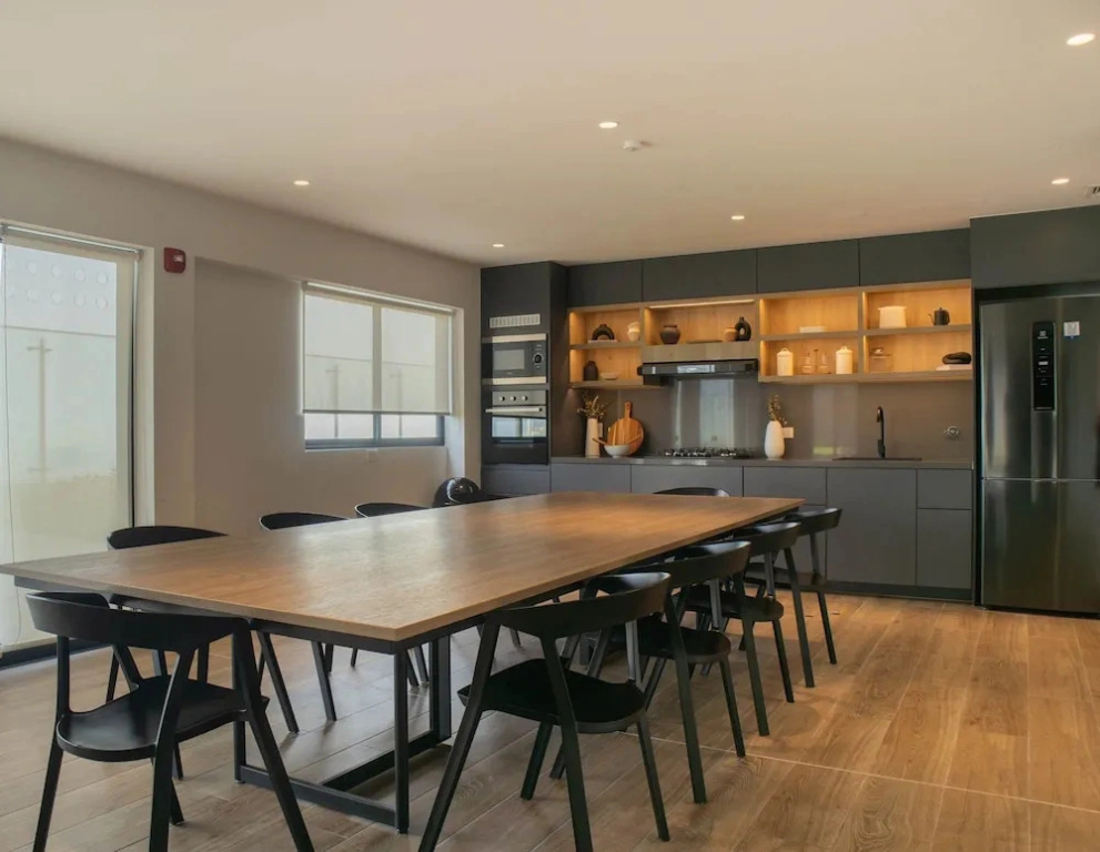 w Enchanting 2BR in the Heart of Miraflores