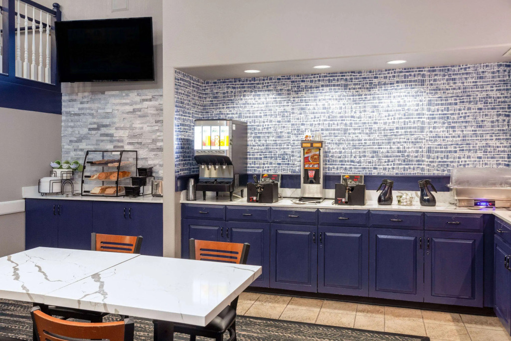 AmericInn by Wyndham Peoria