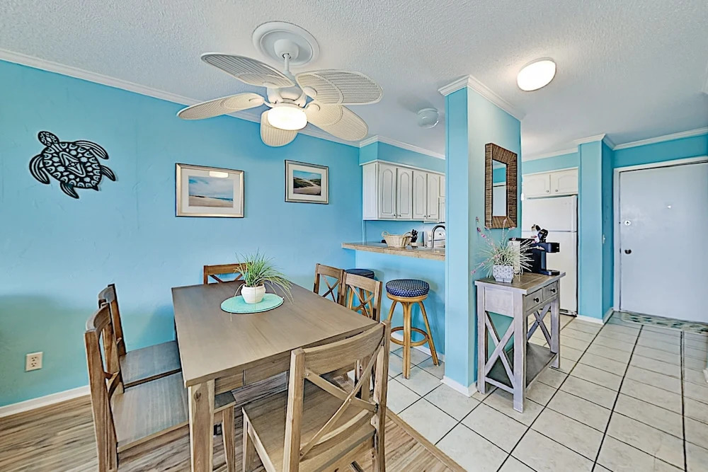 1403hhre 2 Bedroom Condo