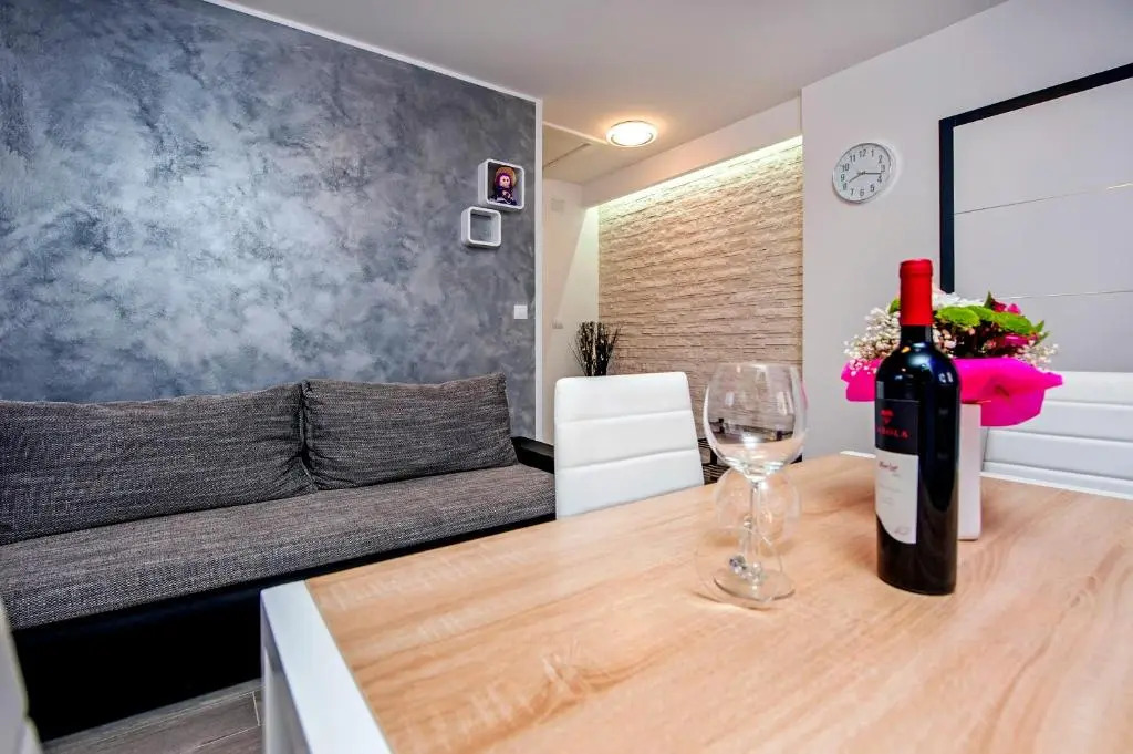 Apartment and Studio Tereza